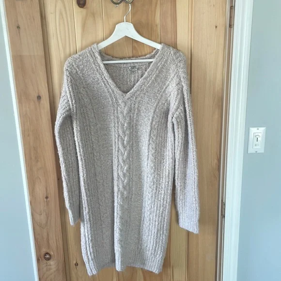 Dress - Picture 1 of 2